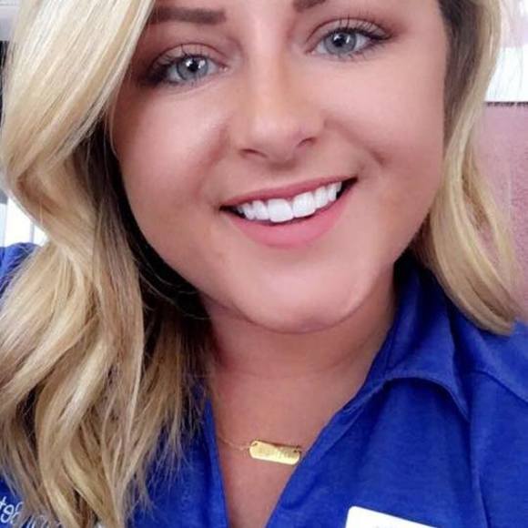 Meet your Posher, Hillary - Picture 1 of 1